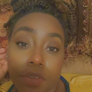 Meet your Posher, Karlotta